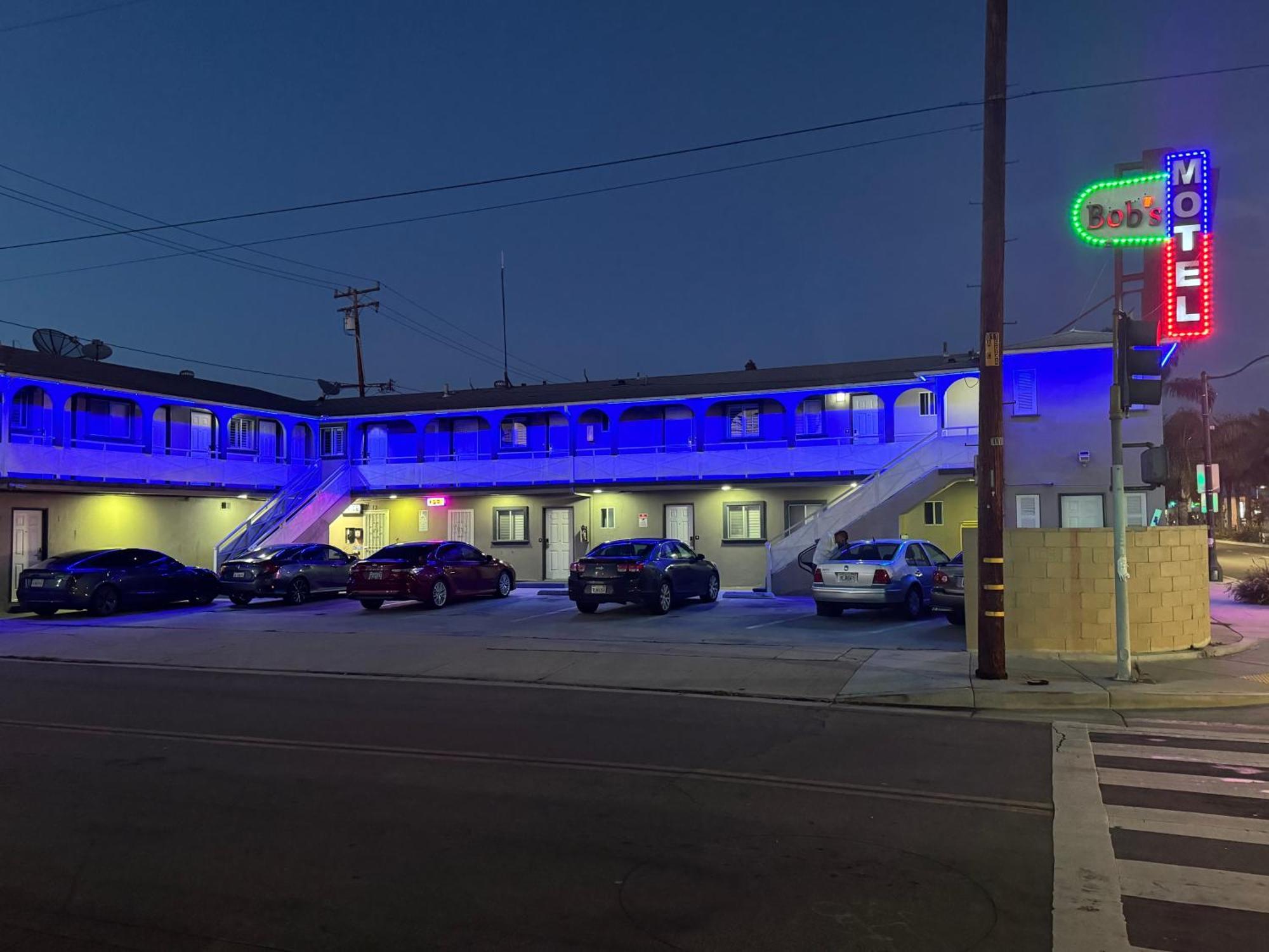 Bob'S Motel 科默斯 外观 照片